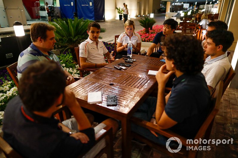 Lando Norris, McLaren, parle aux médias