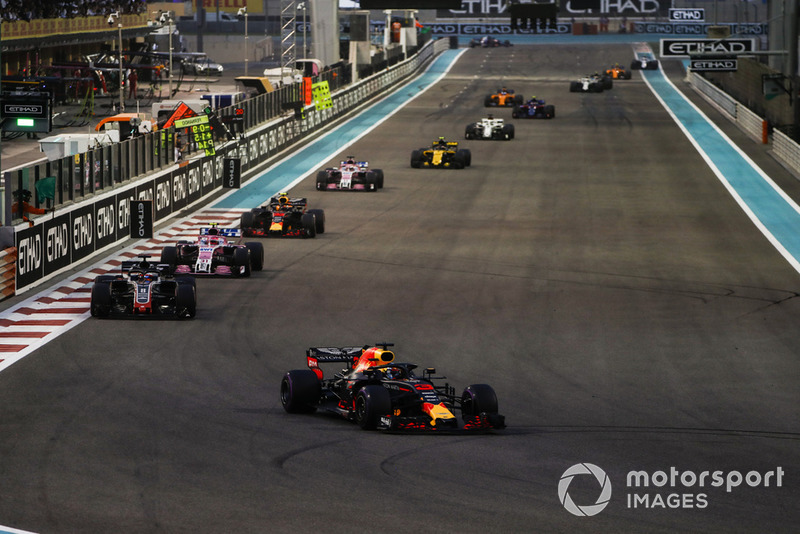 Daniel Ricciardo, Red Bull Racing RB14, Romain Grosjean, Haas F1 Team VF-18, Esteban Ocon, Racing Point Force India VJM11, Max Verstappen, Red Bull Racing RB14, Sergio Perez, Racing Point Force India VJM11 y Carlos Sainz Jr., Renault Sport F1 Team R.S. 18