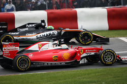 Sebastian Vettel, Ferrari SF16-H en Nico Hulkenberg, Sahara Force India F1 VJM09