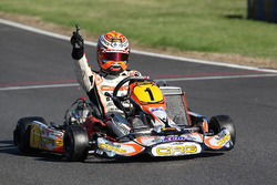 Max Verstappen pakt de overwinning
