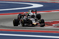 Carlos Sainz Jr., Scuderia Toro Rosso STR11, Felipe Massa, Williams FW38