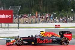 Nico Rosberg, Mercedes AMG F1 W07 Hybrid and Max Verstappen, Red Bull Racing RB12 battle for position