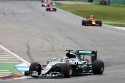 Lewis Hamilton, Mercedes AMG F1 W07 Hybrid