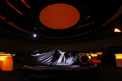 Der abgedeckte McLaren MCL32