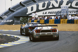 #25 Gulf McLaren F1 GTR: П'єр-Анрі Рафанель, Філіпп Алльо та Ліндсей Оуен-Джонс
