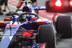 Carlos Sainz Jr., Scuderia Toro Rosso STR12, con el halo
