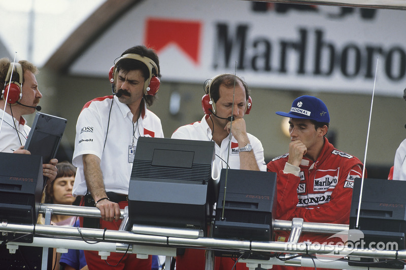 7. El 1988 de Senna empezó con un gran revés: su McLaren se rompió llegando a la parrilla de Jacarepaguá en la vuelta de formación, y tuvo que cambiar de monoplaza. Partió desde boxes en una segunda salida, pero fue descalificado tras algunas vueltas por haber hecho el cambio con el proceso de carrera ya en marcha.