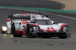 #2 Porsche Team Porsche 919 Hybrid: Timo Bernhard, Earl Bamber, Brendon Hartley