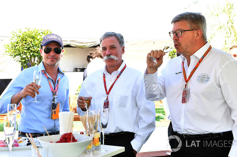 Alex Mea, Chase Carey, Director Ejecutivo y Presidente Ejecutivo de la Formula One Group y Ross Brawn, Formula One Director de Motorsports