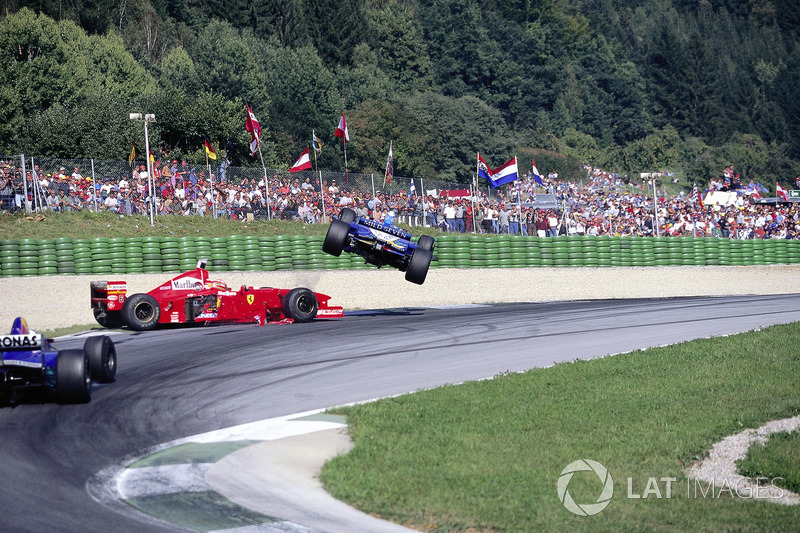Jean Alesi, Eddie Irvine, 1997