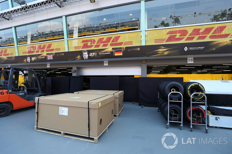 Renault Sport F1 Team: Garage