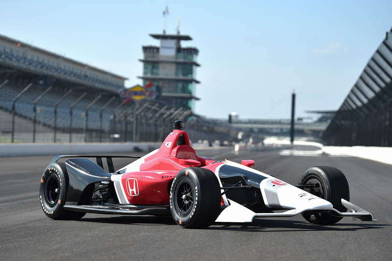 Машина Honda IndyCar 2018 года