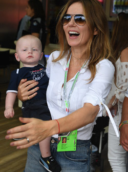 Temporada 2017 F1-austrian-gp-2017-geri-halliwell-her-son-montague-george-hector-horner