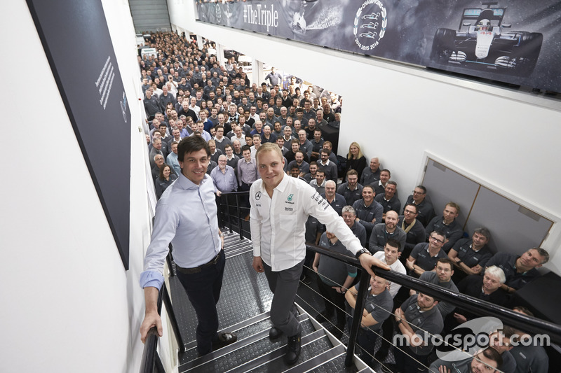 Valtteri Bottas, Mercedes, Toto Wolff, directeur exécutif Mercedes AMG F1