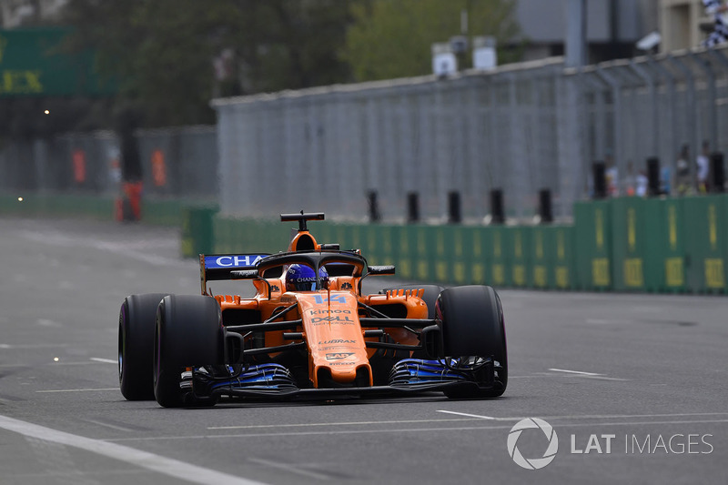 Fernando Alonso, McLaren MCL33 chispas