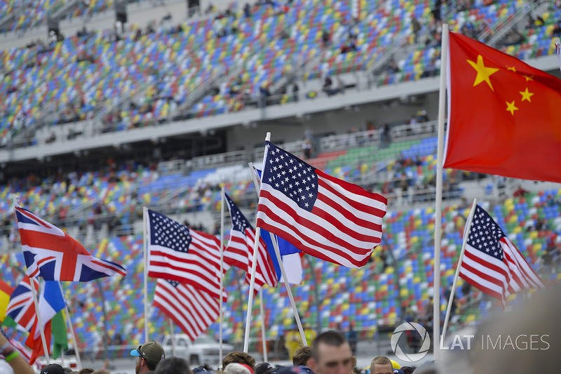 Pre-grid color and flags