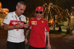 Beat Zehnder, Sauber Manager and Kimi Raikkonen, Ferrari