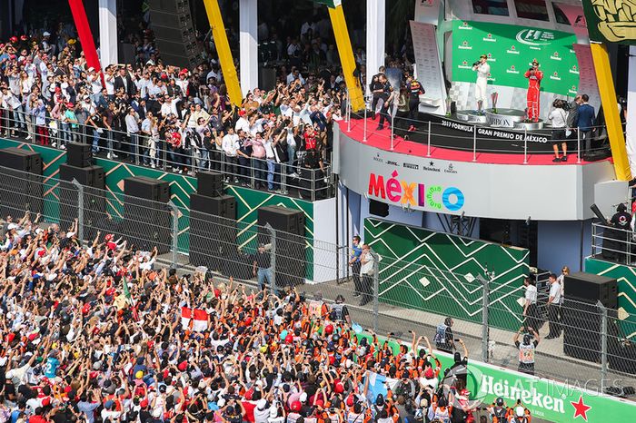 Podio: Max Verstappen, Red Bull Racing, Valtteri Bottas, Mercedes AMG F1, Kimi Raikkonen, Ferrari