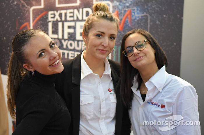 Las chicas en el Salón del Automóvil de Bolonia 2017