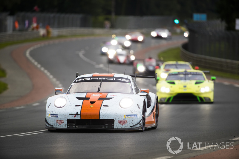 #86 Gulf Racing Porsche 911 RSR: Michael Wainwright, Benjamin Barker, Alex Davison