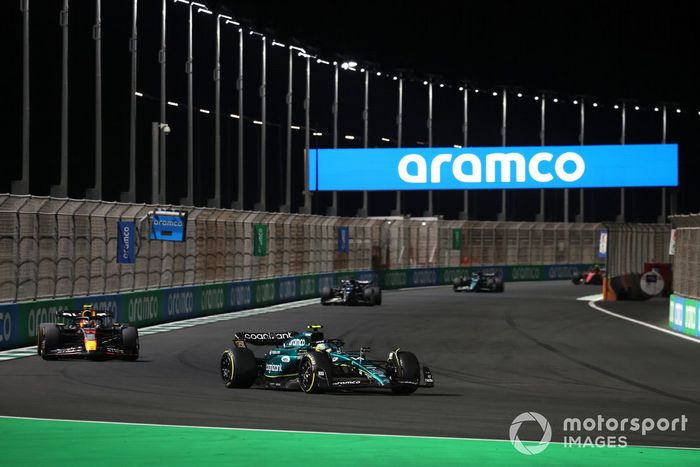 Fernando Alonso, Aston Martin AMR23, Sergio Pérez, Red Bull Racing RB19