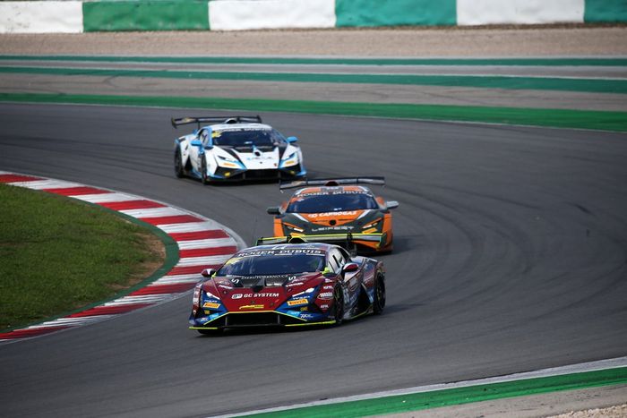 #66 Micanek Motorsport ACCR, Huracán Super Trofeo EVO2, Bronek Formanek