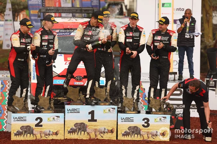Podio: Ganadores Sébastien Ogier, Vincent Landais, Toyota Gazoo Racing WRT Toyota GR Yaris Rally1, segundos Kalle Rovanperä, Jonne Halttunen, Toyota Gazoo Racing WRT Toyota GR Yaris Rally1, terceros Elfyn Evans, Scott Martin, Toyota Gazoo Racing WRT Toyot