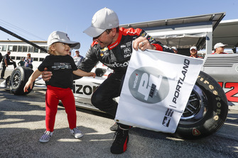 Polesitter Will Power, Team Penske Chevrolet, mit Sohn Beau
