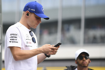 Valtteri Bottas, Mercedes AMG F1 and Lewis Hamilton, Mercedes AMG F1 on the drivers parade
