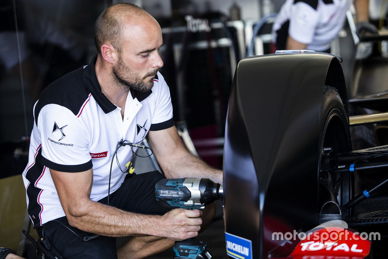 Il team DS Techeetah al lavoro