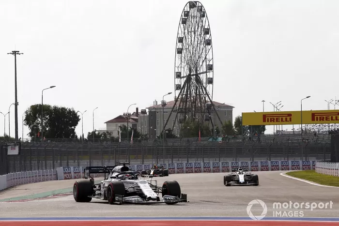 Daniil Kvyat, AlphaTauri AT01, George Russell, Williams FW43, Alex Albon, Red Bull Racing RB16