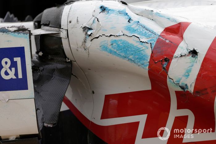 Daños en el coche de Mick Schumacher, Haas VF-21