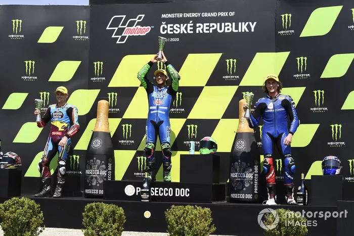 Podio: el ganador de la carrera Enea Bastianini, Italtrans Racing Team, el segundo lugar Sam Lowes, Marc VDS Racing, el tercer lugar Joe Roberts, American Racing
