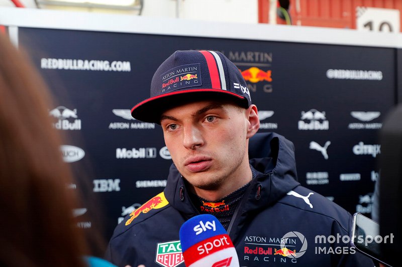 Max Verstappen, Red Bull Racing, parla con i media