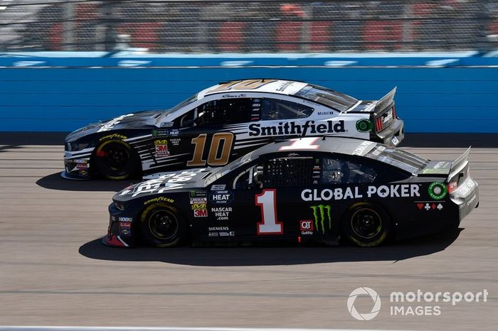 Kurt Busch, Chip Ganassi Racing, Chevrolet Camaro Global Poker and Aric Almirola, Stewart-Haas Racing, Ford Mustang Smithfield