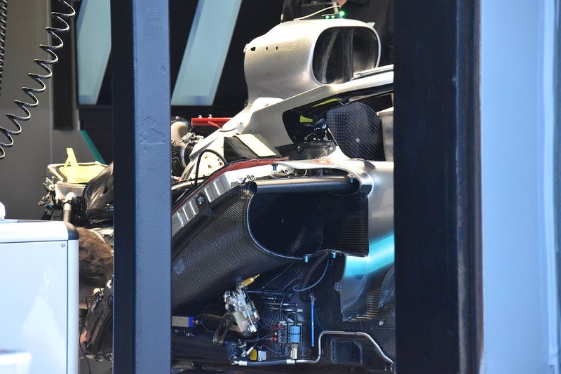 Detail mesin Mercedes AMG F1 W10