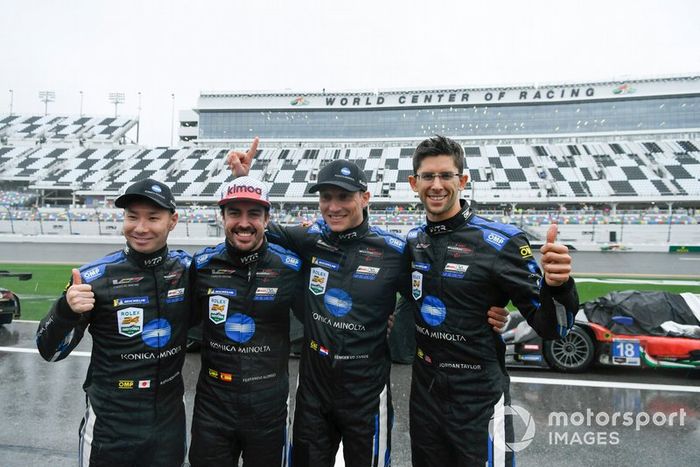 #10 Konica Minolta Cadillac DPi-V.R. Cadillac DPi, DPi: Renger Van Der Zande, Jordan Taylor, Fernando Alonso, Kamui Kobayashi