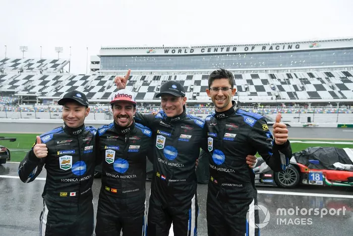 #10 Konica Minolta Cadillac DPi-V.R. Cadillac DPi, DPi: Renger Van Der Zande, Jordan Taylor, Fernando Alonso, Kamui Kobayashi