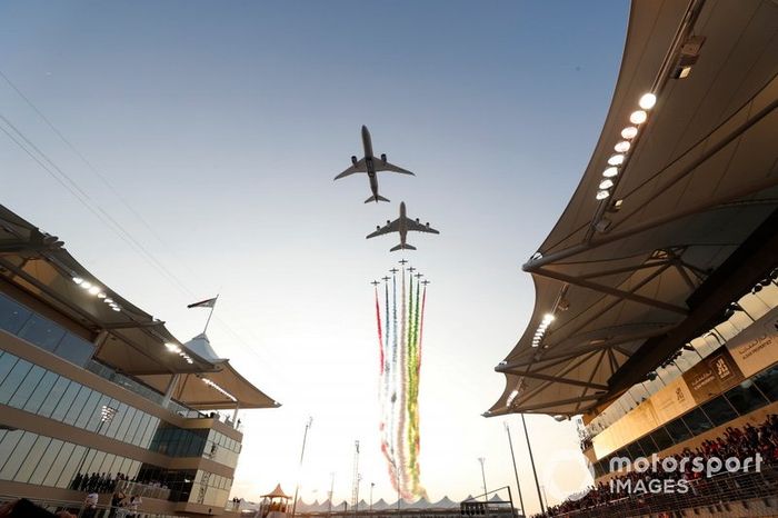 Aviones pasan por el circuito