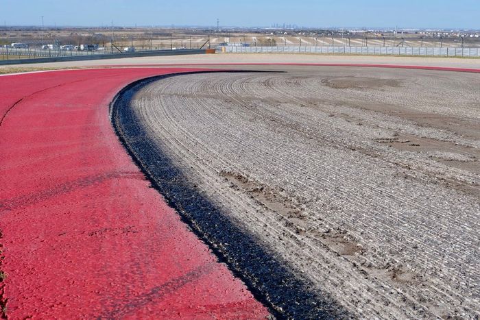 Reasfaltado del Circuito de las Americas (COTA)