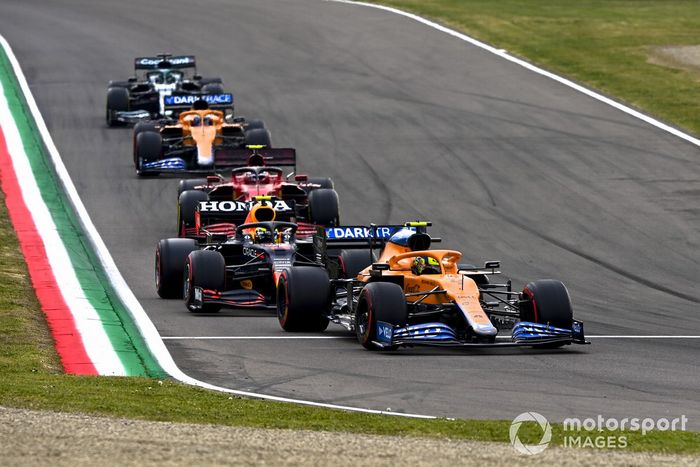 Lando Norris, McLaren MCL35M, Sergio Pérez, Red Bull Racing RB16B, Carlos Sainz Jr., Ferrari SF21, Daniel Ricciardo, McLaren MCL35M, Lance Stroll, Aston Martin AMR21