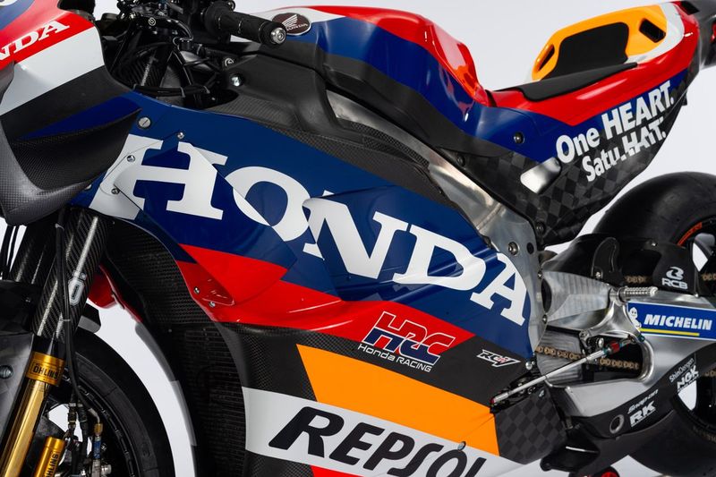 REPSOL HONDA 46番ライダー バイク 2002年に開幕したMotoGP！歴代マシンGPマシン遍歴を辿ってみよう