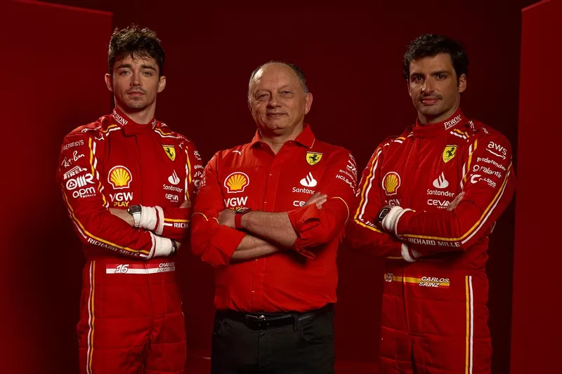 Charles Leclerc, Frederic Vasseur, Team Principal et General Manager, Scuderia Ferrari, Carlos Sainz, Ferrari