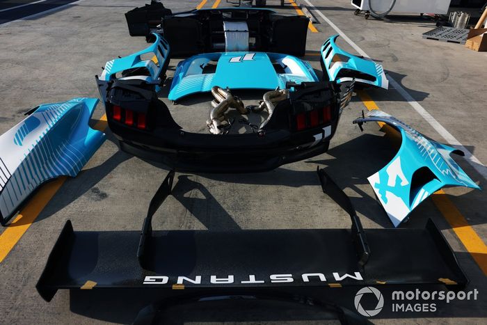 #88 Proton Competition Ford Mustang LMGT3 detalle