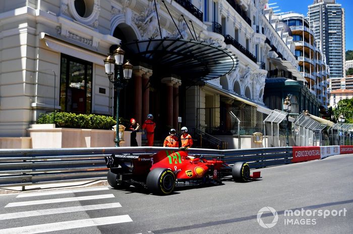 Carlos Sainz Jr., Ferrari SF21