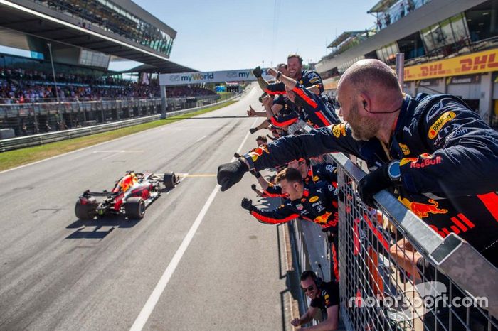 Ganador Max Verstappen, Red Bull Racing RB15