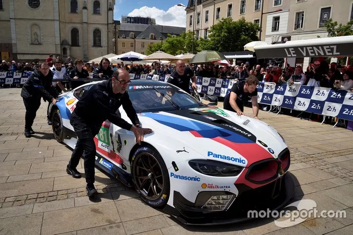 Preparação da BMW para as 24 horas de Le Mans