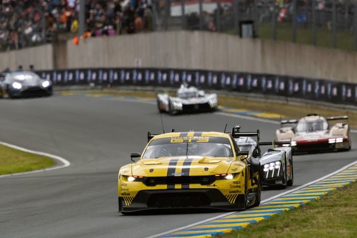  #44 Proton Competition Ford Mustang LMGT3: Christian Ried, Ben Tuck, Christopher Mies