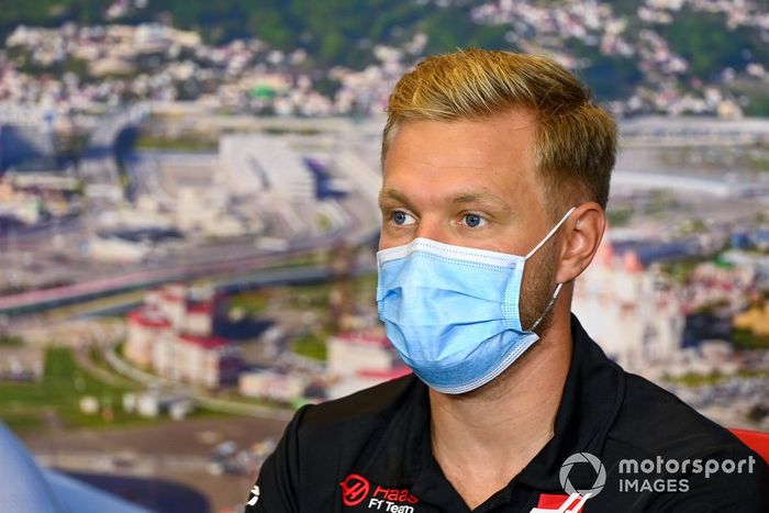 Kevin Magnussen, Haas F1, en la conferencia de prensa