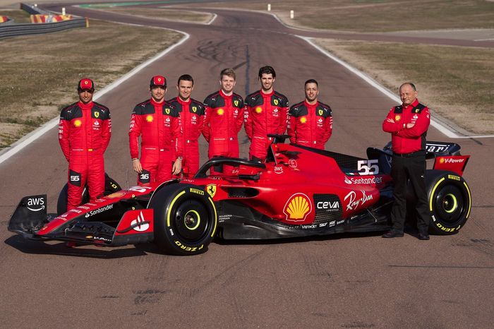 Carlos Sainz, Charles Leclerc, Davide Rigon, Robert Shwartzman, Antonio Giovinazzi, Antonio Fuoco, Frédéric Vasseur, Ferrari SF-23,